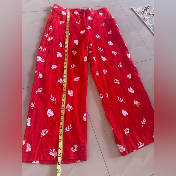 Ann Taylor Red Leaf Print Pants red and white capri size 4 wide legs - Picture 9 of 15